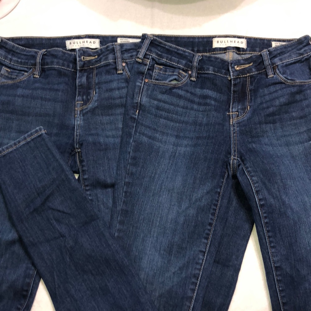 2 Bullhead Mid Ride Skinniest Jeans